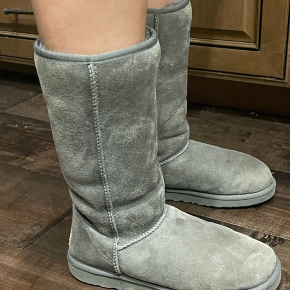 UGG Boots!!! - Picture 2 of 9